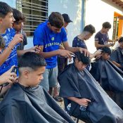 Levantando fondos para los Barberos