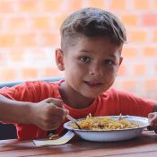 Tu ayuda alimenta a miles de niños